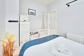 Portrush by the Sea - West Beach