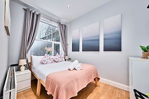 Portrush by the Sea - West Beach