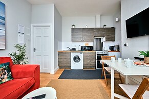 Portrush by the Sea - West Beach