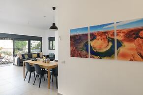 New & Bright 2BR with Balcony near Beach