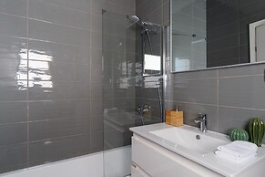 New & Bright 2BR with Balcony near Beach