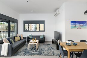 New & Bright 2BR with Balcony near Beach