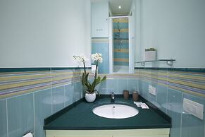 Estate4home- L'Onda Viola