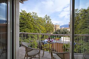 Estate4home- L'Onda Viola