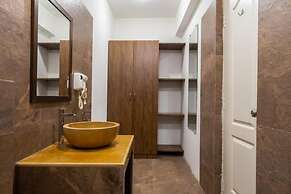 Richmonde Ananta Elite