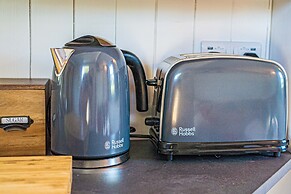 The Hideaway Hut - 1 Bed Shepherds Hut - Hereford