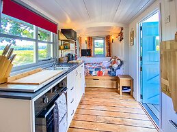 The Hideaway Hut - 1 Bed Shepherds Hut - Hereford
