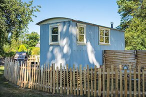 The Hideaway Hut - 1 Bed Shepherds Hut - Hereford