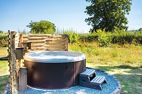 The Hideaway Hut - 1 Bed Shepherds Hut - Hereford