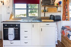 The Hideaway Hut - 1 Bed Shepherds Hut - Hereford