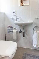 The Hideaway Hut - 1 Bed Shepherds Hut - Hereford