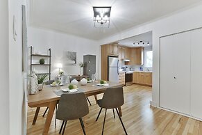Lovely 1BR - 5mins from Laurier Metro