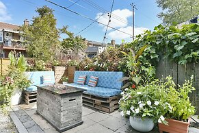 Lovely 1BR - 5mins from Laurier Metro