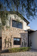 Escape to Private & Safe 5Bed with Pools