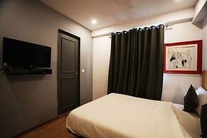 Hotel Townhouse @Udaipur City Railway Station