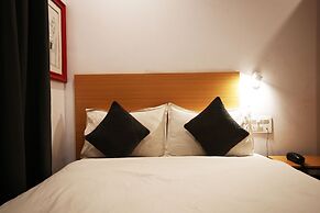 Hotel Townhouse @Udaipur City Railway Station