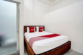 OYO 91653 Grand Syariah Hagawa Lamongan Near SPORT CENTER LAMONGAN