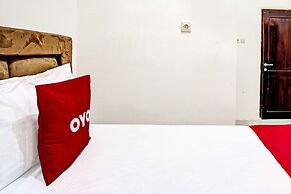 OYO 91653 Grand Syariah Hagawa Lamongan Near SPORT CENTER LAMONGAN