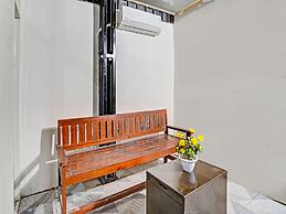 OYO 91653 Grand Syariah Hagawa Lamongan Near SPORT CENTER LAMONGAN