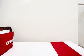 OYO 91653 Grand Syariah Hagawa Lamongan Near SPORT CENTER LAMONGAN