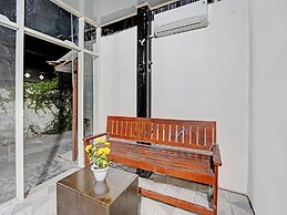 OYO 91653 Grand Syariah Hagawa Lamongan Near SPORT CENTER LAMONGAN