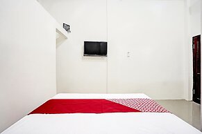 OYO 91653 Grand Syariah Hagawa Lamongan Near SPORT CENTER LAMONGAN