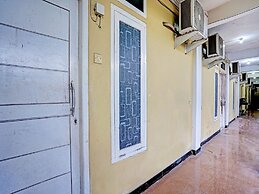 OYO 91653 Grand Syariah Hagawa Lamongan Near SPORT CENTER LAMONGAN