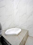 OYO 91653 Grand Syariah Hagawa Lamongan Near SPORT CENTER LAMONGAN