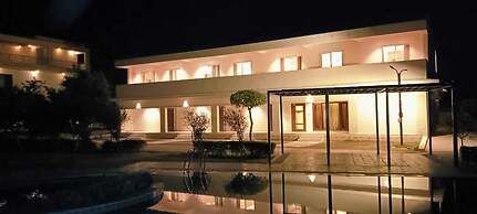 Amayra The Luxury Farm