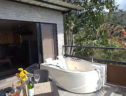 Captivating 4-bed Chalet Las Casitas en el Aire