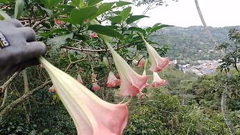 Captivating 4-bed Chalet Las Casitas en el Aire