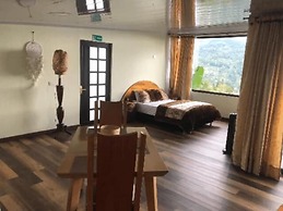 Captivating 4-bed Chalet Las Casitas en el Aire