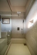 42 Lighthouse Street