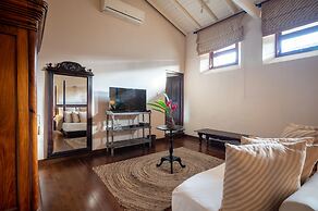 42 Lighthouse Street