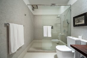 42 Lighthouse Street