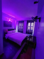 Luniva Restaurant And Guest House