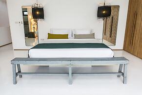 Luxury Beachside Villa Modern in Canggu