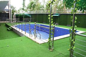 Candellux Imperial Hotel and Suites