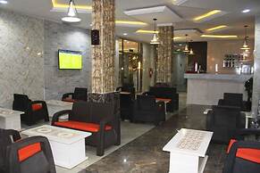 Candellux Imperial Hotel and Suites