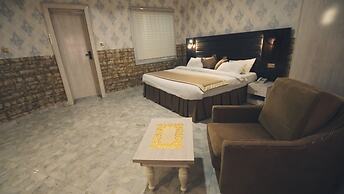 Candellux Imperial Hotel and Suites