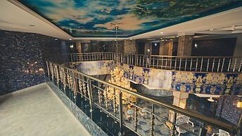 Candellux Imperial Hotel and Suites