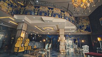 Candellux Imperial Hotel and Suites