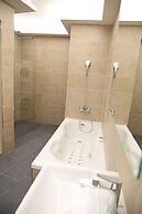 Lamira Serviced Apartments