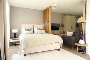 Lamira Serviced Apartments