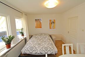 The Sundeck-a romantic apt in Tallkrogen