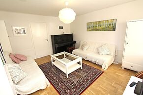 The Sundeck-a romantic apt in Tallkrogen