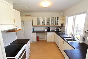 The Sundeck-a romantic apt in Tallkrogen