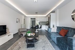 Stellar 3BR Apartment with Balcony