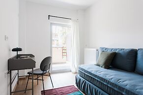 Stellar 3BR Apartment with Balcony