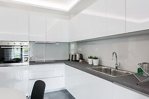 Stellar 3BR Apartment with Balcony